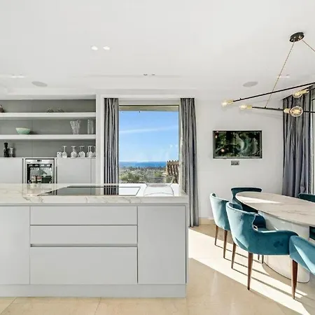 Elegant Exclusive In Nueva Andalucia - What'app - 0034-611-233-784 - For Reservations! Villa Marbella